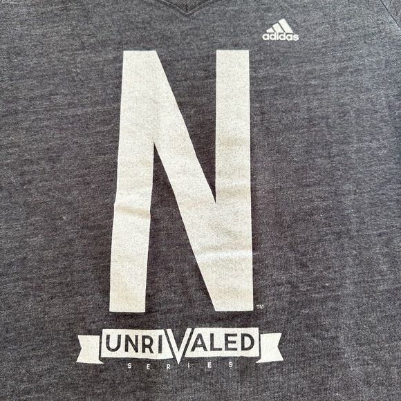 Adidas NWOT Nebraska Huskers Cornhuskers V Neck Short Sleeve Charcoal Tee - Picture 3 of 10